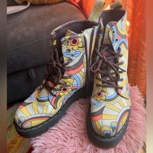 Dr. Martens VEGAN JADON BOOT RETRO
CANVAS PLATFORMS 1460